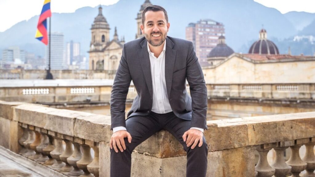 el representante a la camara alejandro garcia nos respondio que ha hecho en su segundo ano en el congreso el representante a la camara alejandro garcia nos respondio que ha hecho en su segundo ano en 1 1