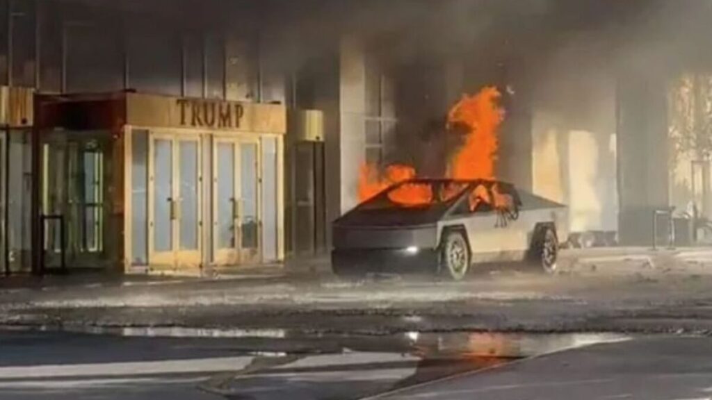 momento de la explosion de cybertruck de tesla frente a hotel trump en las vegas momento de la explosion de cybertruck de tesla frente a hotel trump en las vegas web 2025 01 02t155125.549